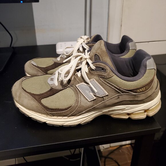 New Balance 2002r Olive Green - Picture 1 of 4